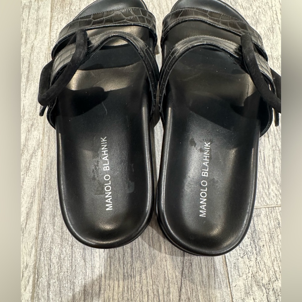 Manolo Blahnik black Mayfu croc embossed sandals - Picture 8 of 12